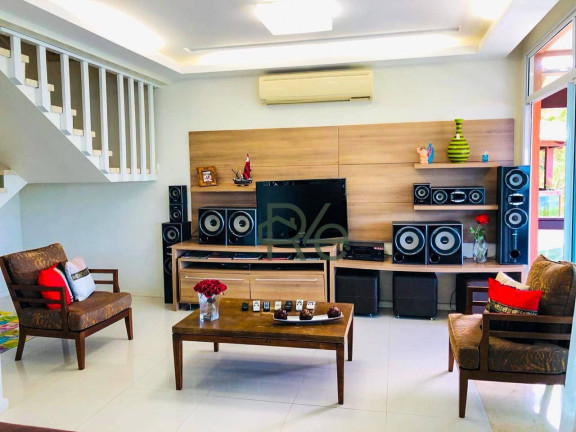 Imagem Casa com 4 Quartos à Venda, 420 m² em Pontal - Angra Dos Reis