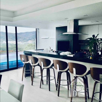 Imagem Casa com 4 Quartos à Venda, 287 m² em Trindade - Florianópolis Imagem Casa com 4 Quartos à Venda, 287 m² em Trindade - Florianópolis