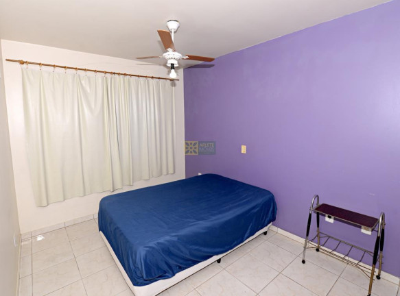 Imagem Casa com 4 Quartos para Alugar ou Temporada, 100 m² em Bombas - Bombinhas Imagem Casa com 4 Quartos para Alugar ou Temporada, 100 m² em Bombas - Bombinhas