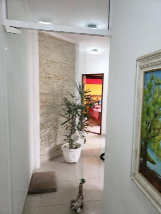 Imagem Casa com 3 Quartos à Venda, 230 m² em Residencial Estoril - Taubaté Imagem Casa com 3 Quartos à Venda, 230 m² em Residencial Estoril - Taubaté