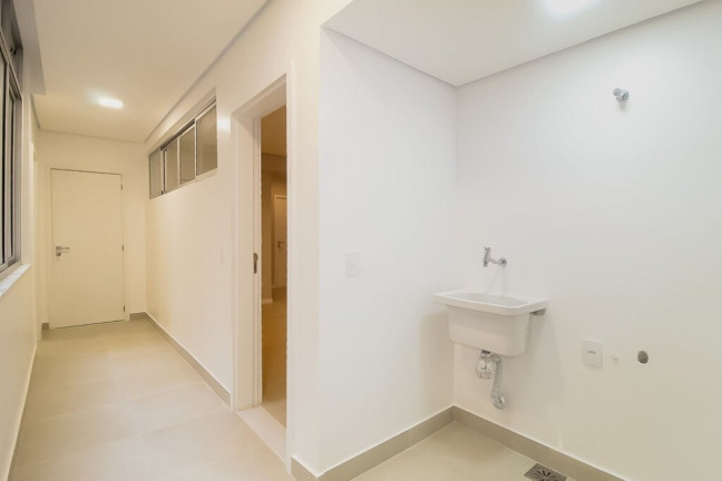 Imagem Imóvel com 3 Quartos à Venda, 128 m² em Copacabana - Rio De Janeiro Imagem Imóvel com 3 Quartos à Venda, 128 m² em Copacabana - Rio De Janeiro