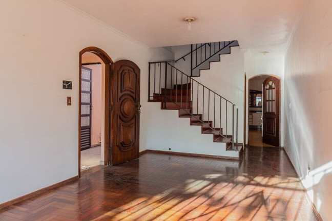 Casa com 3 Quartos à Venda, 252 m² em Vila Carrão - São Paulo