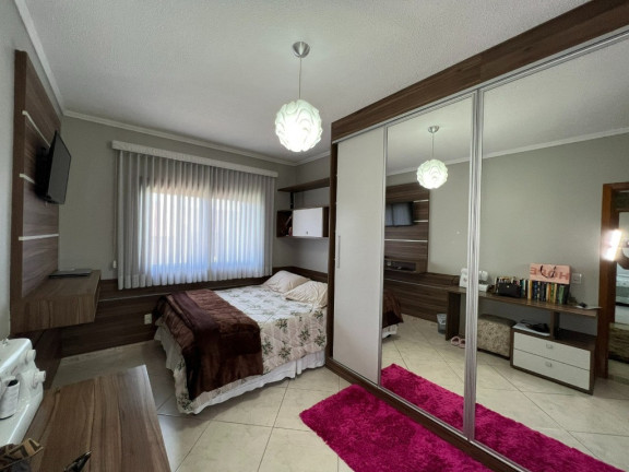Imagem Casa com 3 Quartos à Venda, 210 m² em Moinhos De Vento - Canoas
