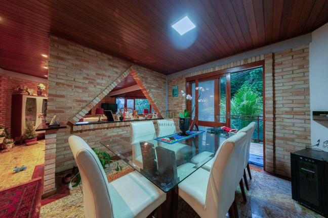 Imagem Casa com 4 Quartos à Venda, 350 m² em Itacoatiara - Niterói Imagem Casa com 4 Quartos à Venda, 350 m² em Itacoatiara - Niterói