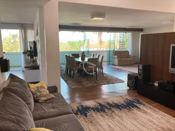 Imagem Casa com 5 Quartos à Venda,  em Boa Vista - Joinville