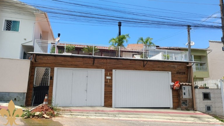 Casa com 3 Quartos à Venda,  em Forquilhas - São José