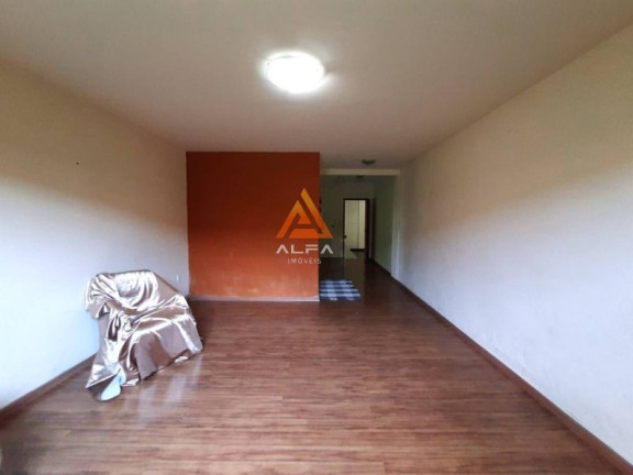 Imagem Casa com 4 Quartos à Venda, 380 m²