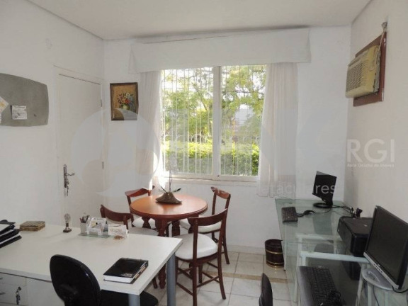 Imagem Casa com 3 Quartos à Venda, 300 m² em Chácara Das Pedras - Porto Alegre