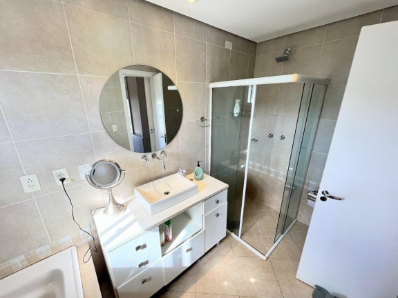 Imagem Casa com 3 Quartos à Venda, em Vila Nova - Porto Alegre Imagem Casa com 3 Quartos à Venda, em Vila Nova - Porto Alegre