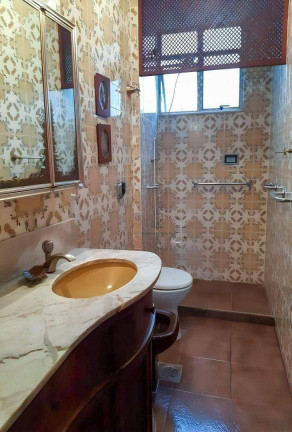Imagem Apartamento com 4 Quartos à Venda, 142 m² em Icaraí - Niterói