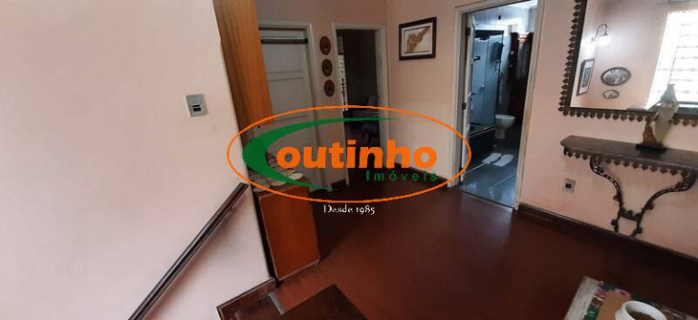 Imagem Casa com 4 Quartos à Venda, 576 m² em Grajaú - Rio De Janeiro Imagem Casa com 4 Quartos à Venda, 576 m² em Grajaú - Rio De Janeiro