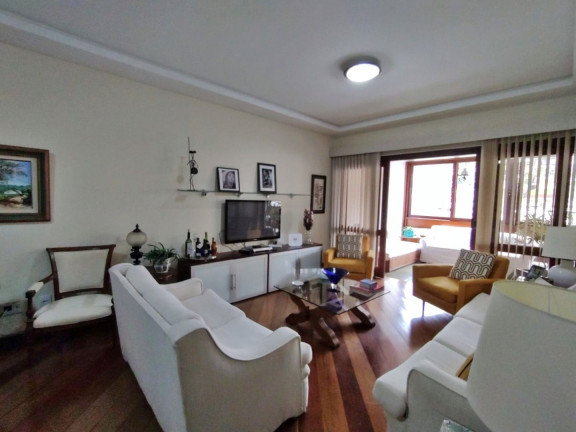 Imagem Imóvel com 3 Quartos à Venda, 164 m² em Tijuca - Teresópolis