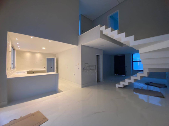 Casa com 3 Quartos à Venda, 220 m² em Morada Da Colina - Volta Redonda