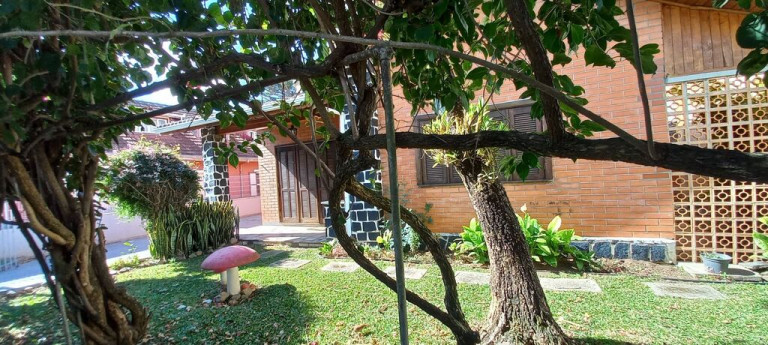 Imagem Casa com 5 Quartos à Venda, 298 m² em Rebouças - Curitiba