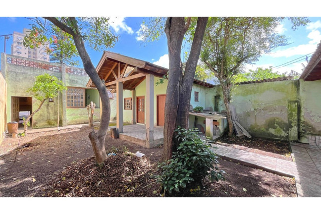 Imagem Casa com 3 Quartos à Venda, 289 m² em Petrópolis - Porto Alegre
