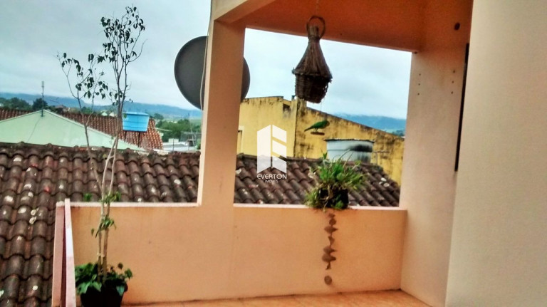 Imagem Casa com 3 Quartos à Venda, 160 m² em Tancredo Neves - Santa Maria