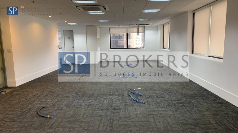 Imagem Sala Comercial à Venda ou Locação, 225 m² em Itaim Bibi - São Paulo Imagem Sala Comercial à Venda ou Locação, 225 m² em Itaim Bibi - São Paulo