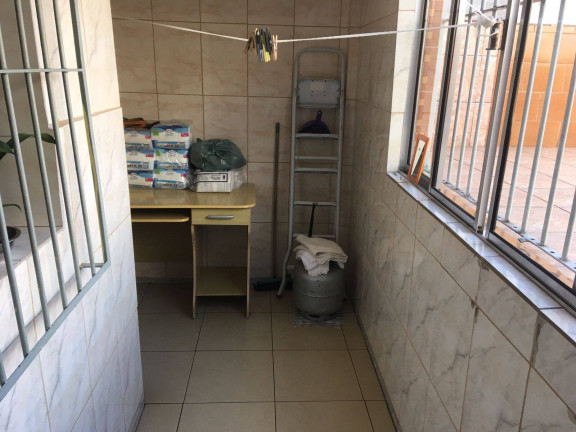 Imagem Casa com 2 Quartos à Venda, 250 m² em Taboão - Diadema