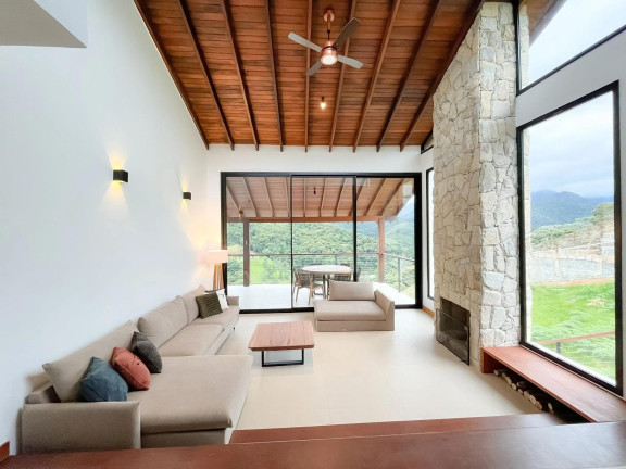 Imagem Casa com 4 Quartos à Venda, 283 m² em Vargem Grande - Teresópolis