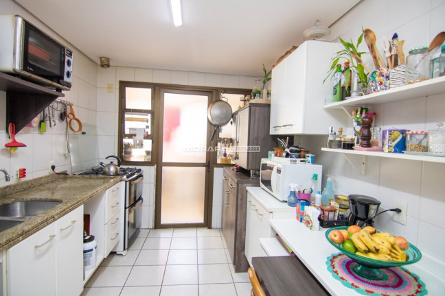 Imagem Imóvel com 3 Quartos à Venda, em Petrópolis - Porto Alegre Imagem Imóvel com 3 Quartos à Venda, em Petrópolis - Porto Alegre