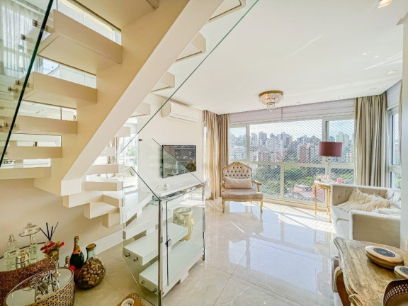 Imagem Imóvel com 3 Quartos à Venda, em Petrópolis - Porto Alegre Imagem Imóvel com 3 Quartos à Venda, em Petrópolis - Porto Alegre
