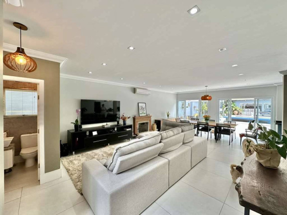 Imagem Casa com 3 Quartos à Venda, 224 m² em Jardim Do Golf I - Jandira Imagem Casa com 3 Quartos à Venda, 224 m² em Jardim Do Golf I - Jandira