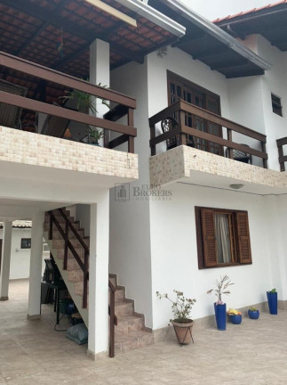 Imagem Casa com 8 Quartos à Venda, 280 m² em Nações - Balneário Camboriú Imagem Casa com 8 Quartos à Venda, 280 m² em Nações - Balneário Camboriú