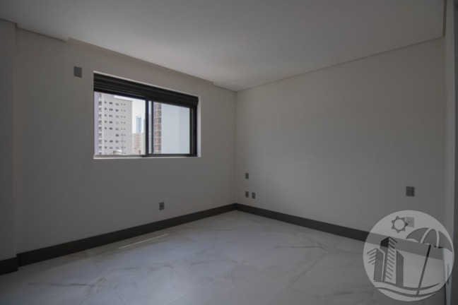 Imagem Apartamento com 3 Quartos à Venda, 130 m² em Centro - Balneário Camboriú