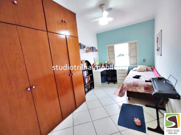 Sobrado com 4 Quartos à Venda,  em Jardim Santa Madalena - São José Dos Campos