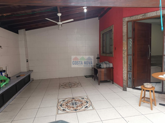 Casa com 2 Quartos à Venda, 84 m²