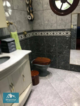 Imagem Sobrado com 3 Quartos à Venda, 300 m² em Vila Galvão - Guarulhos