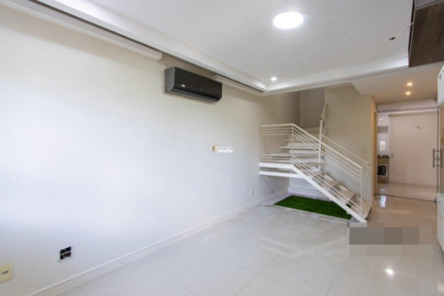 Imagem Casa com 2 Quartos à Venda, 132 m² em Nonoai - Porto Alegre