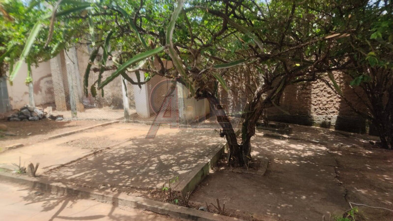 Imagem Casa com 3 Quartos à Venda, em Interlagos - Montes Claros Imagem Casa com 3 Quartos à Venda, em Interlagos - Montes Claros