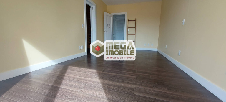Imagem Casa com 5 Quartos à Venda, 900 m² em Córrego Grande - Florianópolis Imagem Casa com 5 Quartos à Venda, 900 m² em Córrego Grande - Florianópolis
