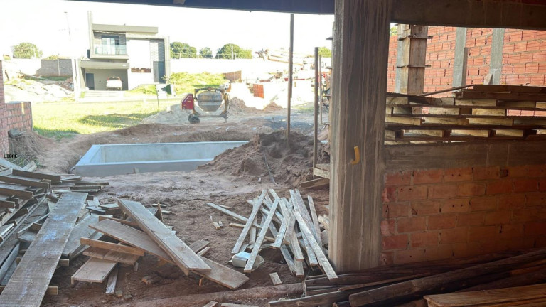 Imagem Casa com 3 Quartos à Venda, 210 m² em Lívia Iii - Botucatu