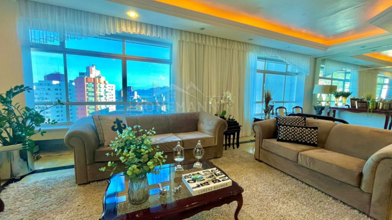 Imagem Cobertura com 7 Quartos à Venda, 274 m² em Centro - Florianópolis Imagem Cobertura com 7 Quartos à Venda, 274 m² em Centro - Florianópolis