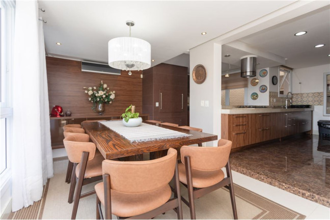 Imagem Casa com 5 Quartos à Venda, 550 m² em Chácara Das Pedras - Porto Alegre Imagem Casa com 5 Quartos à Venda, 550 m² em Chácara Das Pedras - Porto Alegre