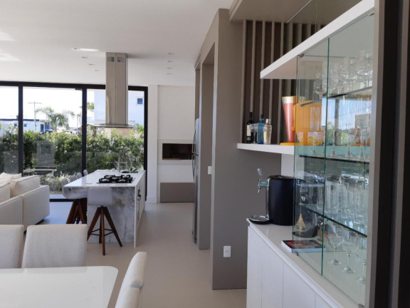 Imagem Casa com 4 Quartos à Venda, em -- - Capao Da Canoa Imagem Casa com 4 Quartos à Venda, em -- - Capao Da Canoa