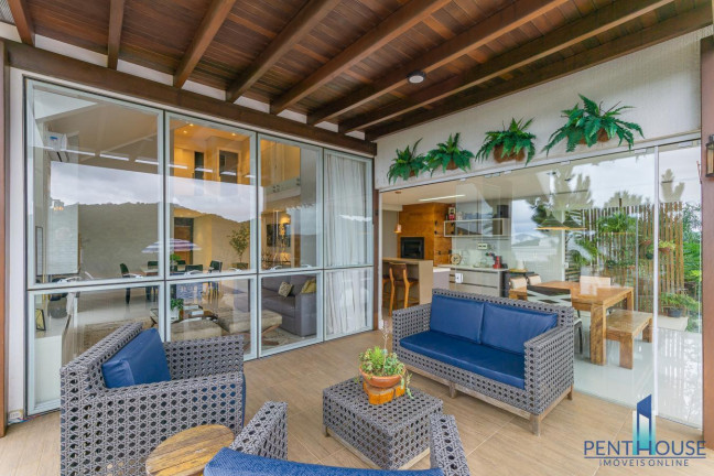 Imagem Casa com 3 Quartos à Venda, 420 m² em Centro - Camboriú Imagem Casa com 3 Quartos à Venda, 420 m² em Centro - Camboriú