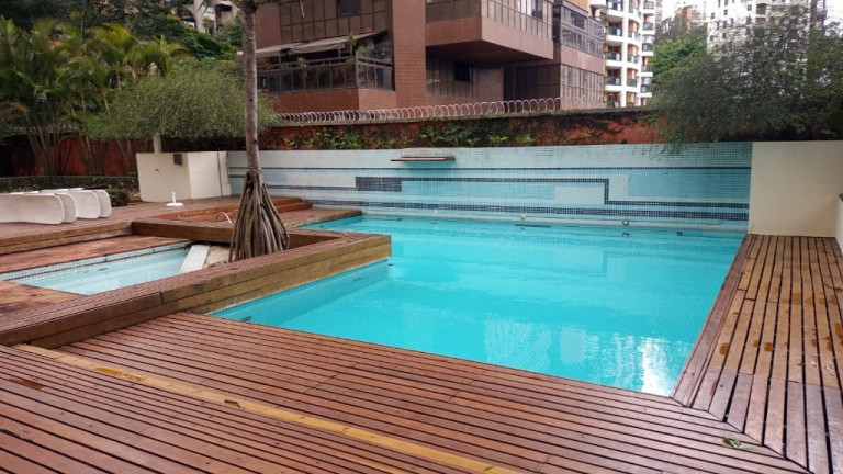 Imóvel com 4 Quartos à Venda, 316 m² em Vila Suzana - São Paulo