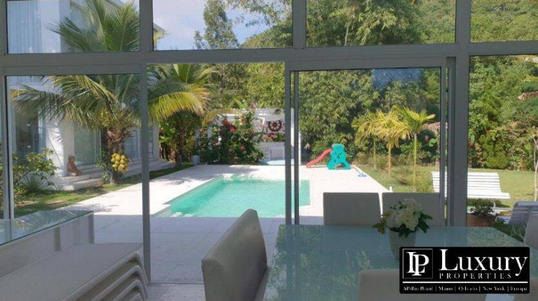 Imagem Casa com 7 Quartos à Venda, em Praia Brava - Florianópolis Imagem Casa com 7 Quartos à Venda, em Praia Brava - Florianópolis