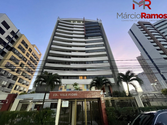Imóvel com 4 Quartos à Venda, 277 m² em Guararapes - Fortaleza