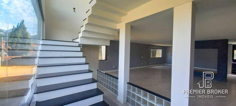 Imagem Casa com 5 Quartos à Venda, 410 m² em Golfe - Teresópolis
