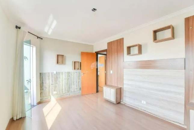 Imagem Casa com 3 Quartos à Venda, 190 m² em Novo Mundo - Curitiba Imagem Casa com 3 Quartos à Venda, 190 m² em Novo Mundo - Curitiba