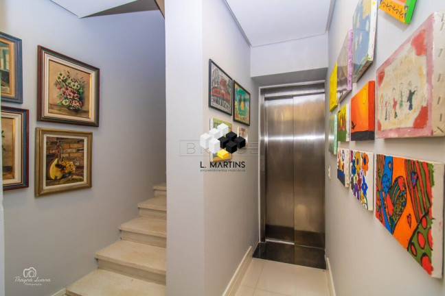 Imagem Casa com 6 Quartos à Venda, 570 m² em Três Figueiras - Porto Alegre Imagem Casa com 6 Quartos à Venda, 570 m² em Três Figueiras - Porto Alegre