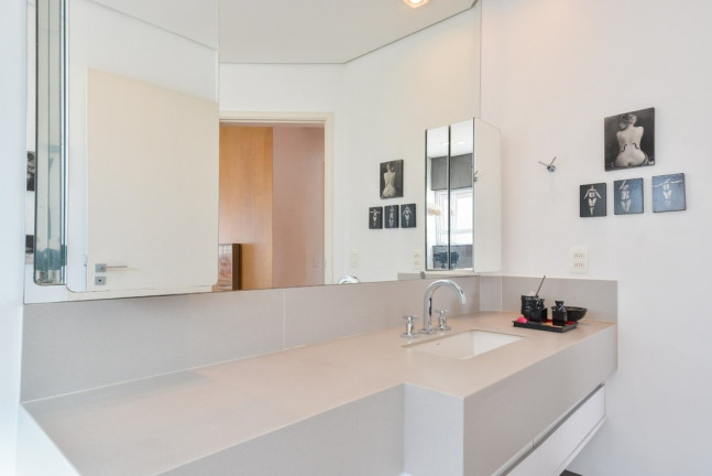 Imagem Imóvel com 3 Quartos à Venda, 259 m² em Higienópolis - São Paulo Imagem Imóvel com 3 Quartos à Venda, 259 m² em Higienópolis - São Paulo