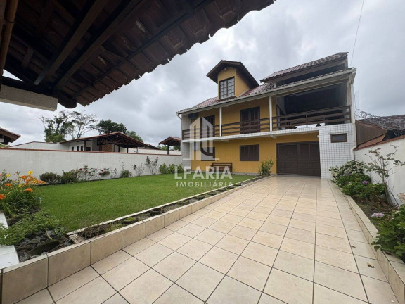 Imagem Sobrado com 7 Quartos à Venda, 461 m² em Cambiju - Itapoá