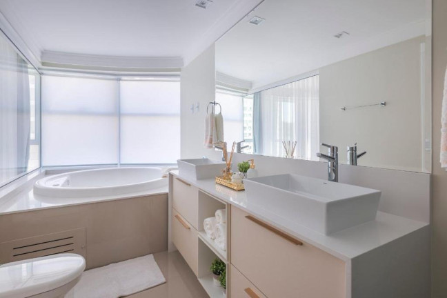 Imagem Apartamento com 3 Quartos à Venda, 182 m² em Centro - Balneário Camboriú Imagem Apartamento com 3 Quartos à Venda, 182 m² em Centro - Balneário Camboriú