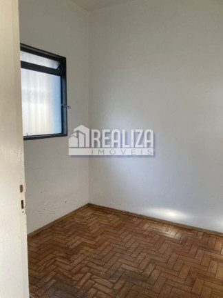 Imagem Casa com 3 Quartos à Venda, 300 m² em São Benedito - Uberaba Imagem Casa com 3 Quartos à Venda, 300 m² em São Benedito - Uberaba