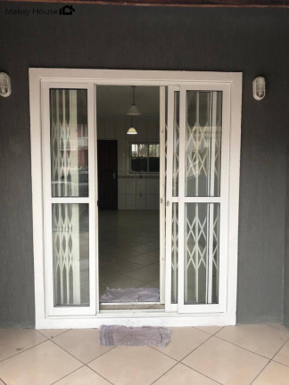 Imagem Casa com 2 Quartos à Venda, 56 m² em Baln. Eliana - Guaratuba